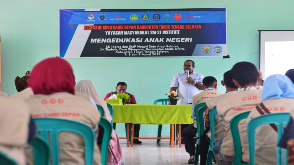 Guru Garis Depan (GGD) Kabupaten Timor Tengah Selatan dan Masyarakat SM-3T Institute Inisiasi Kegiatan Mengedukasi Anak Negeri di Kecamatan Mollo Utara, Kabupaten Timor Tengah Selatan, NTT